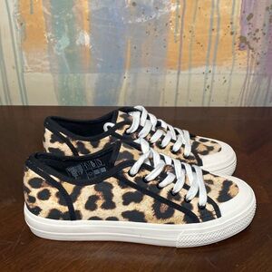 H&M GB  Casual Canvas Trainers Beige/Leopard Print Women’s size 7